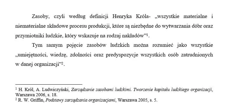 Kiedy i jak stosować przypisy w pracy licencjackiej? Praktyczny przewodnik