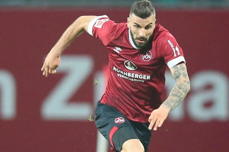 Kontrakt Mikaela Ishaka w Lechu Poznań